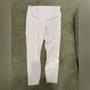 Light pink fabletics cropped leggings